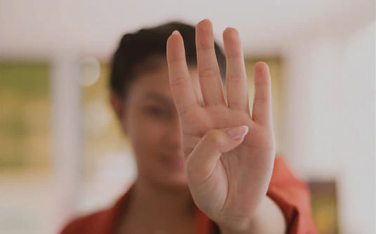 Fiet combate la trata de seres humanos.